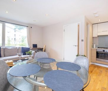 2 bedroom end of terrace house to rent - Photo 2