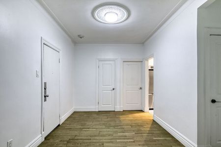 3710-3730 Queen Mary - Photo 2