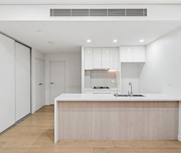 Spacious, Modern and Ultra Convenient - Photo 5