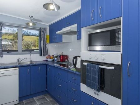 Easy Care Living with Cottage Charm - Welcome Bay - Photo 3