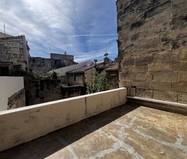 À louer – Superbe 2 pièces meublé avec terrasse à La Roquette - Photo 1