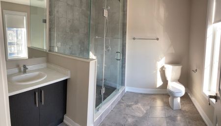 For Lease - 4 Guardhouse Crescent, Markham, Ontario - Photo 3