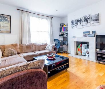 Spacious 1 bedroom flat to rent mins away from Regents Park - Photo 2