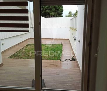 Apartamento t1 para arrendamento renovado - aldeia de paio pires - Foto 6