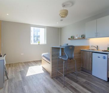 Studio to rent - Photo 1