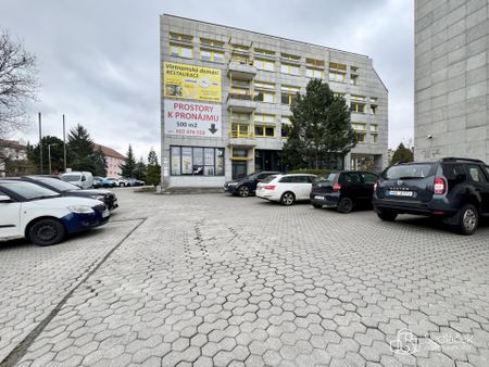 Reprezentativní komerční prostor 350 m² v Sokolově - Photo 4