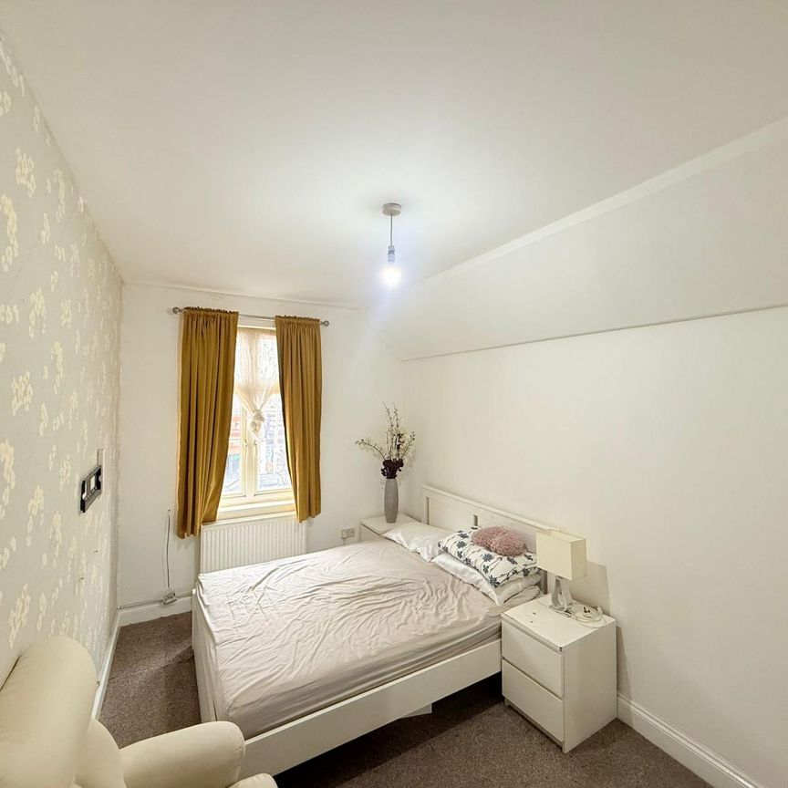 Double room to rent close to Goodmayes station - £800 - Photo 1