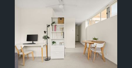 Boutique one bedroom home with parking & balcony - Photo 2