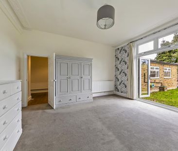 3 bedroom ground floor flat to rent - Photo 6