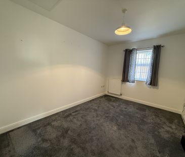 Pluto Way, Aylesbury - Photo 2