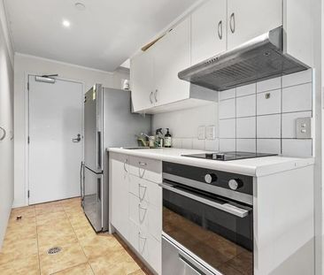 GLEN EDEN, 1 BEDROOM - Photo 3