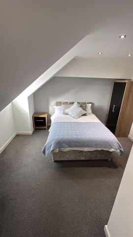 1 bedroom in a house share to rent - Photo 4