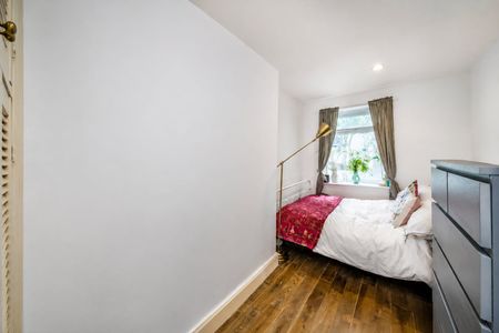 2 Bed Flat, Clapham Common South Side, SW4 - Photo 4
