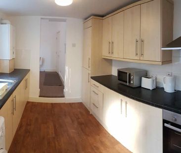 4 bedroom house to rent - Photo 3