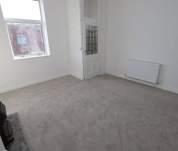 Eton Hill Road, Radcliffe - Photo 1