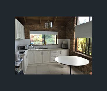 Spacious 5-Bedroom Home with In-Ground Pool - Photo 5