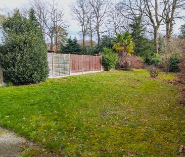 Balmoral Drive, Woking, Surrey, GU22 - Photo 6