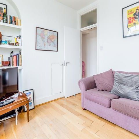 1 Bedroom, 1 bath, 1 reception Flat - Photo 1