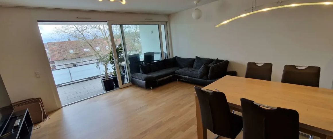 !Top Grundriss! 4,5 Zimmer Wohnung mit großem Balkon und Garage in ruhiger Lage in Böblingen - Photo 1