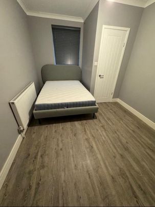 1 bedroom hotel room to rent - Photo 1