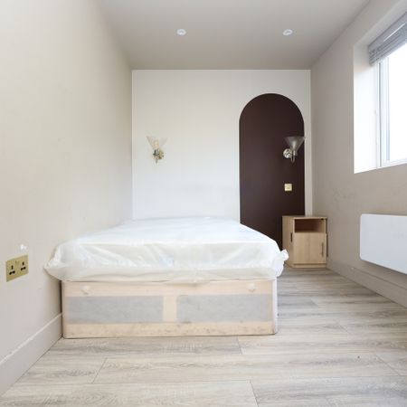 Studio Flat, Glenister Park Road, SW16 - Photo 4