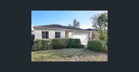 WELL MAINTAINED FAMILY HOME! - Photo 3