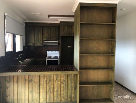 Location Location! - Photo 3