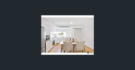 FANTASTIC LOCATION MODERN 2 BEDROOM QUALITY APARTMENT - Photo 3