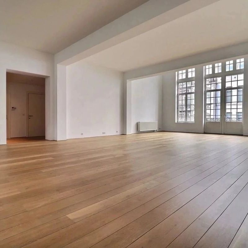 Triplex te huur in Elsene voor € 3.660 met 3 slaapkamers - foto 1