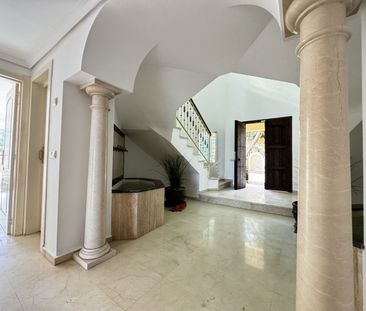 Detached Villa in Elviria - Photo 3