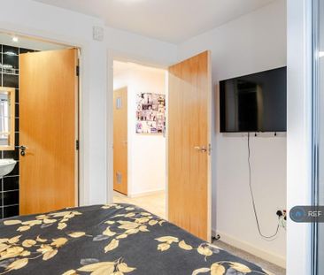 2 bedroom flat to rent - Photo 6