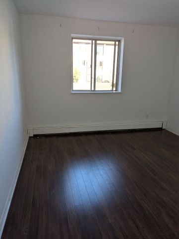 For Lease - 41 Huron Heights Drive Unit# #6, Newmarket, Ontario - Photo 2