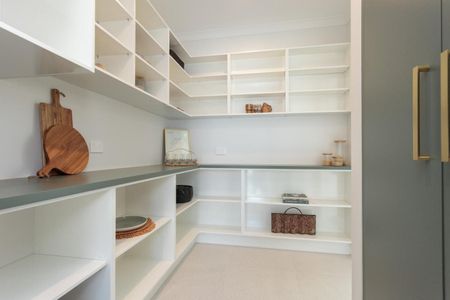 Spacious executive family home - Photo 5