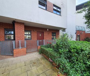 3 Bed Maisonette, Blue Moon Way, M14 - Photo 4
