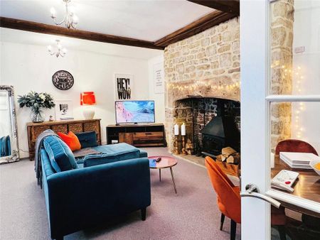 2 bedroom terraced house to rent - Photo 2