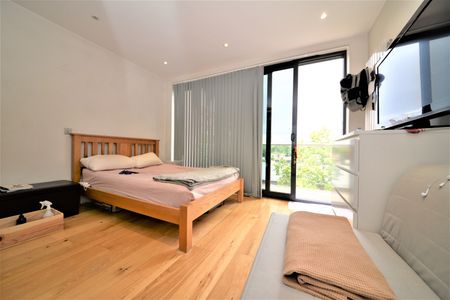 3 Bed Flat, Clifton Terrace, N4 - Photo 2