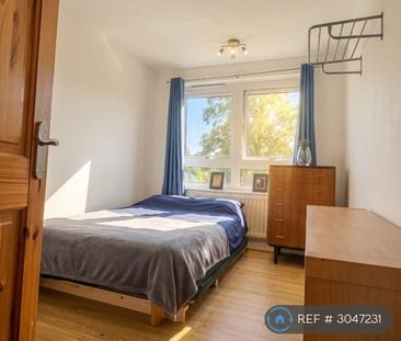 3 bedroom flat to rent - Photo 3
