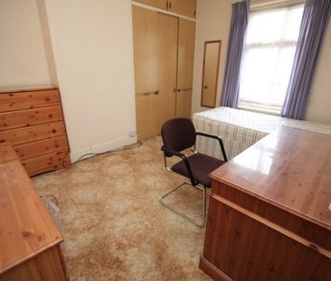 4 Bed house - Photo 6