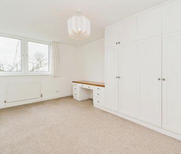 3 bedroom flat to rent - Photo 3