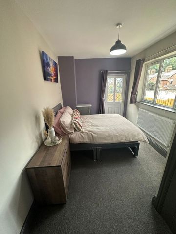 Room 2, 56 Broxholme Lane DN1 - Photo 2