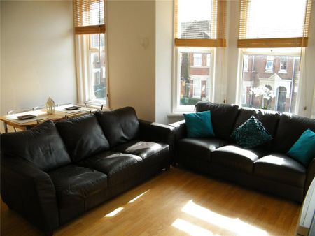 5 bedroom semi-detached house to rent - Photo 2