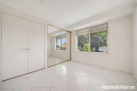 Stunning Family Home at 31 Foreman Street, Glenfield - Photo 4
