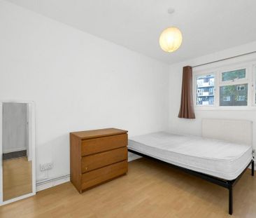 3 bedroom flat to rent - Photo 4