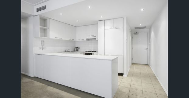 Great location two bedroom apartment - Photo 1