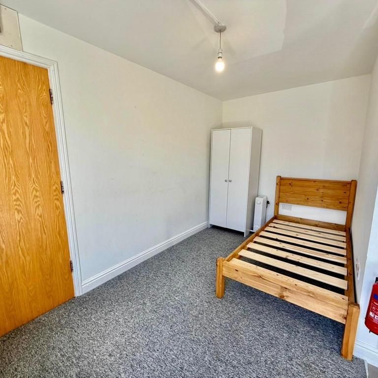 1 bedroom flat to rent - Photo 1