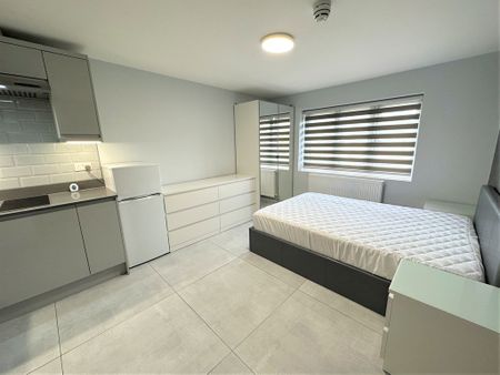 Chaplin Road, Wembley - Photo 3