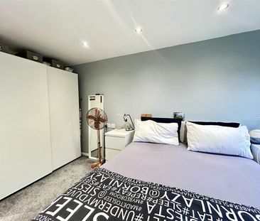 1 Bedroom Apartment To Let - Photo 6