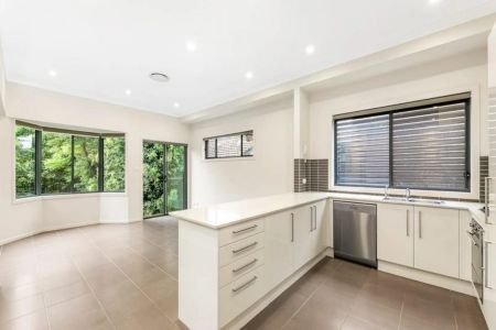 Gorgeous Family Home in Superb Location - Photo 3