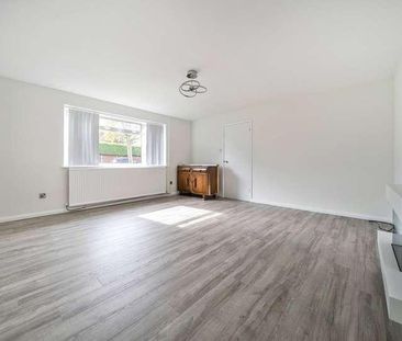 Brisbane, Stonehouse, GL10 - Photo 3