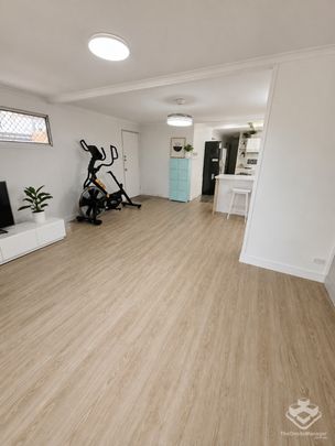 Renovated 4 Air Conditioning 3 Beds Modern Family Living in a Quiet Cul-de-Sac - Photo 1